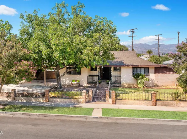 11766 Pearwood Ave, Sylmar, CA 91342