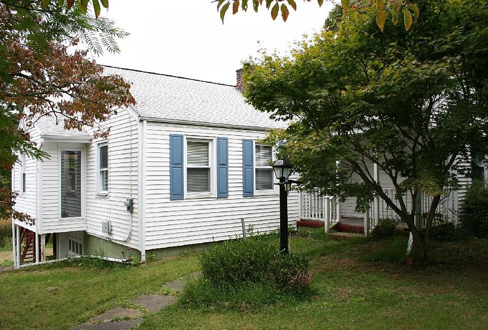 1st image of 10 Orchard Dr