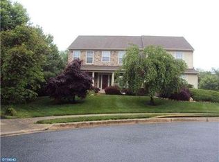 7 Killens Pond Ct, Newark, DE 19711