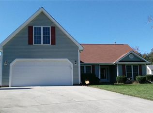 3814 Cranwell Ct, Greensboro, NC 27407
