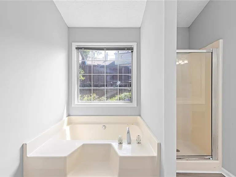 2110 Racquet Club Cir — Photo 26
