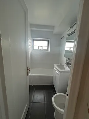 Rented by Voro Purple LLC | media 4