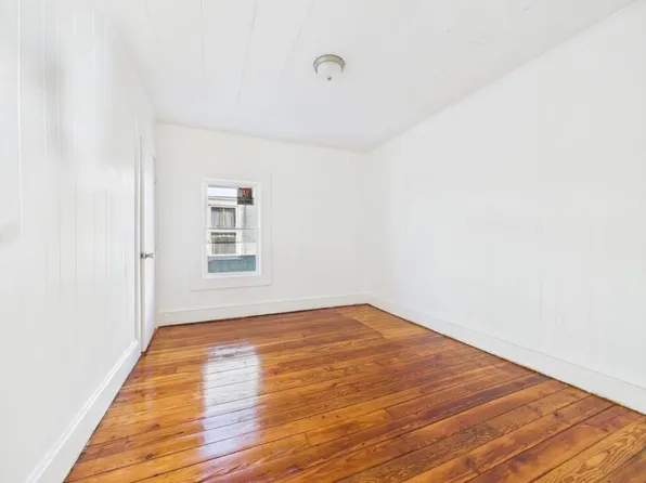 (undisclosed Address), New Bedford, MA 02744