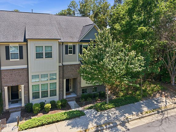 2nd image of 1000 Pebble Creek Xing APT 1