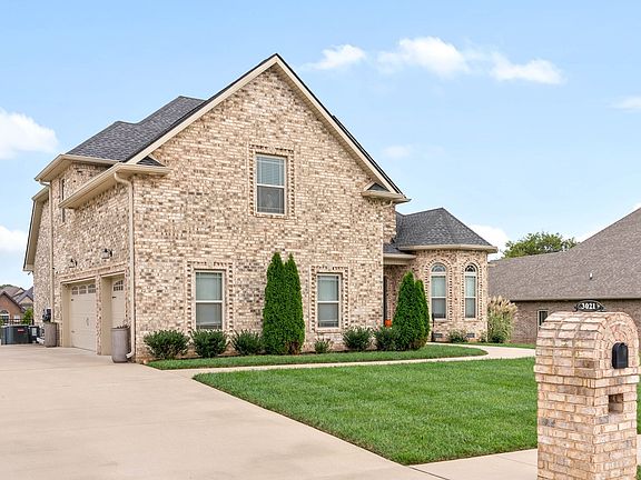 2nd image of 3021 Eliza Dr