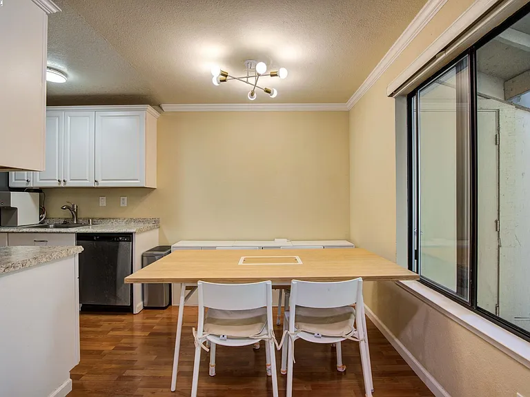 2131 Northwood Cir #F — Photo 9