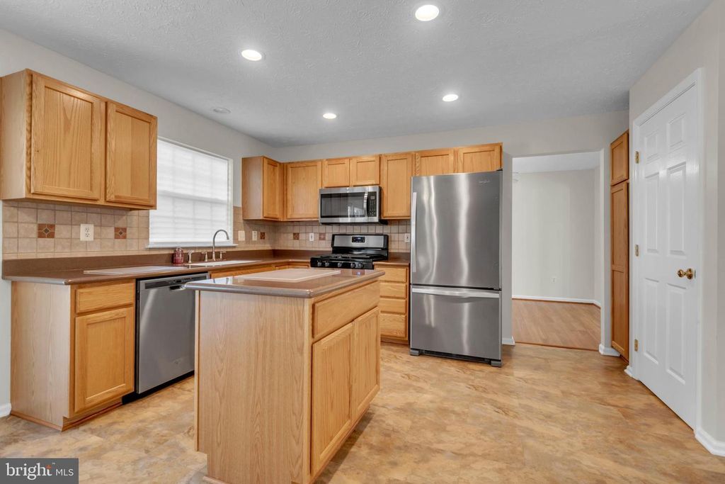 300 Ahern Dr, Edgewood, MD - More