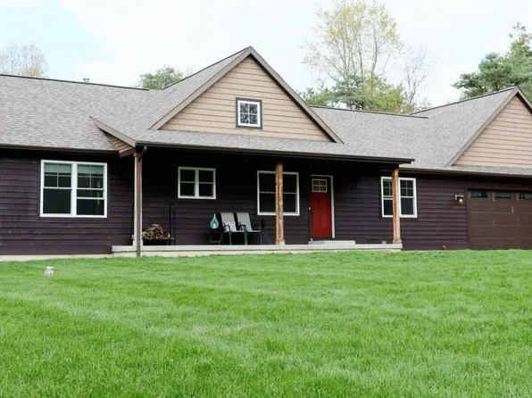 600 Spruce Hollow Dr, Middleville, MI 49333