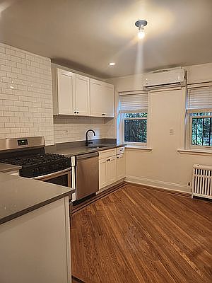 2nd image of 568 Putnam Ave #1