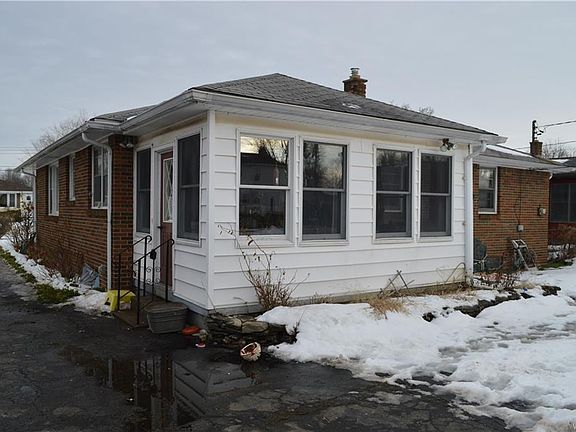 5th image of 654 Shad St
