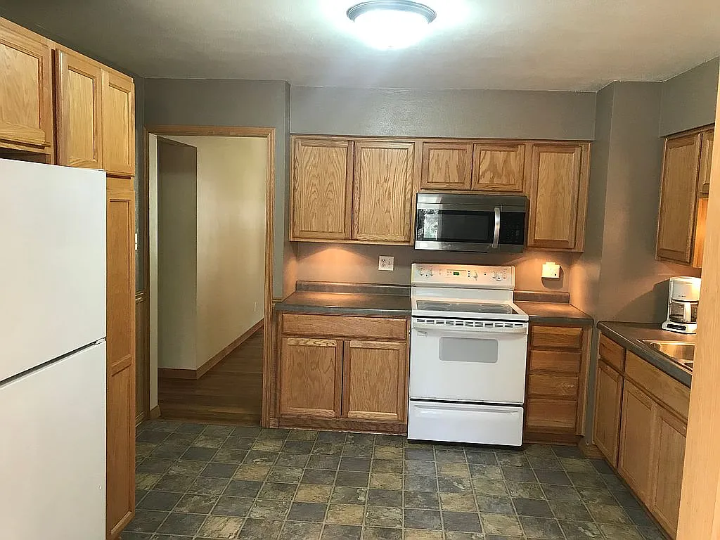 920 E Doty Pl photo 1