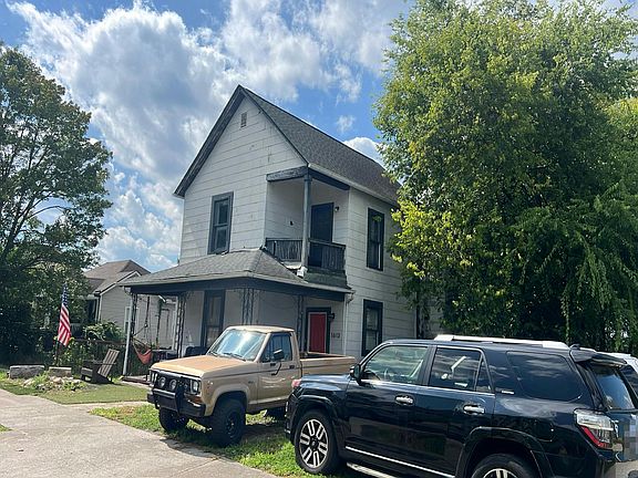 2nd image of 1613 Forest Ave #1