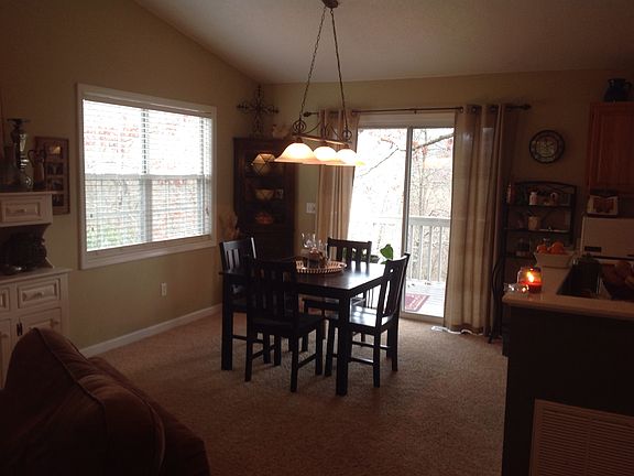 3rd image of 484 Laurel Dr