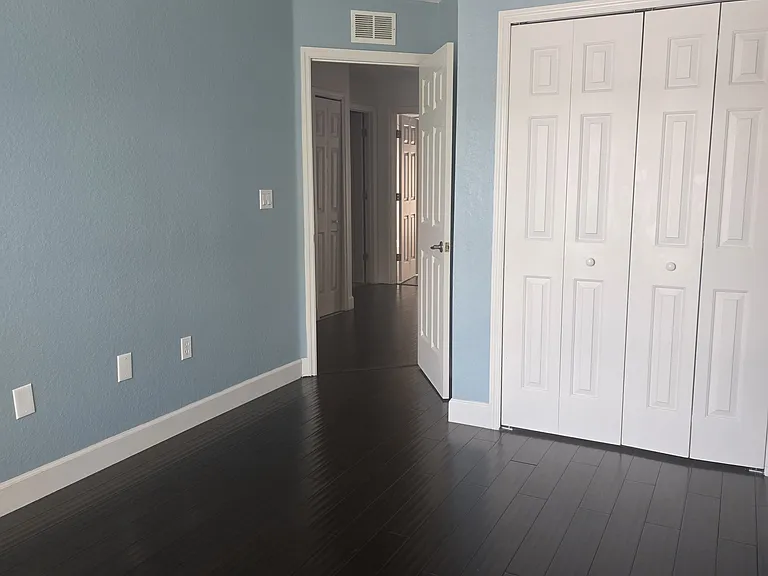 Guest Bedroom B unfurnished
