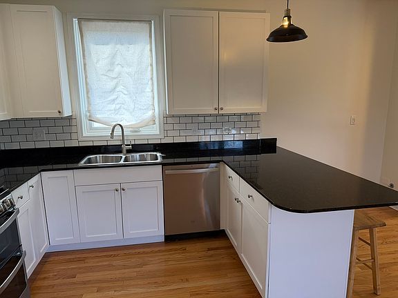 5th image of 750 N Willard Ct APT 204