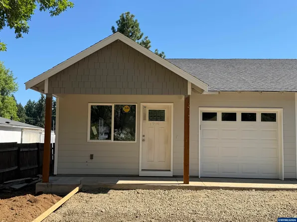 1710 Cedar St, Sweet Home, OR 97386