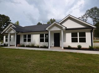 124 Kennedy Rd, Taylors, SC 29687