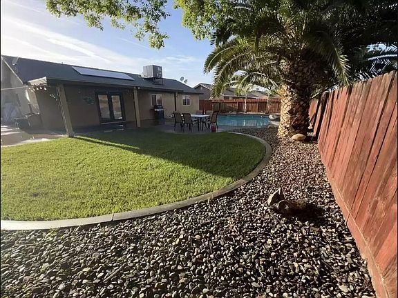 4th image of 380 Barcelona Dr