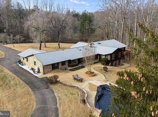 6713 Briarcroft St, Clifton, VA 20124