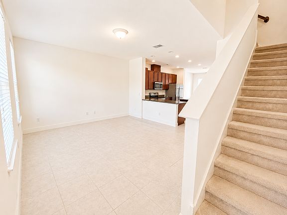 4th image of 15555 Honeybell Dr