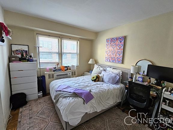 5th image of 245 E 35th St APT 14A