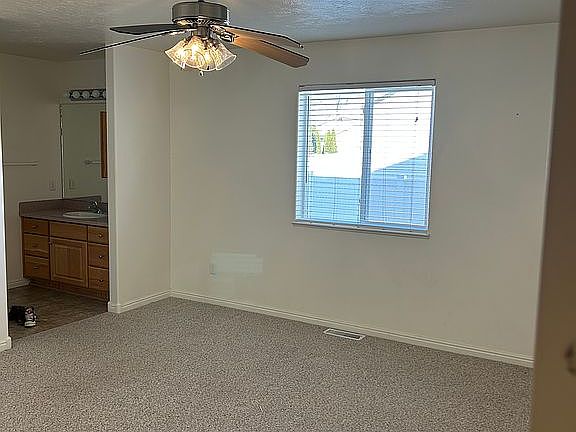 5th image of 1012 S Edinburg Cir