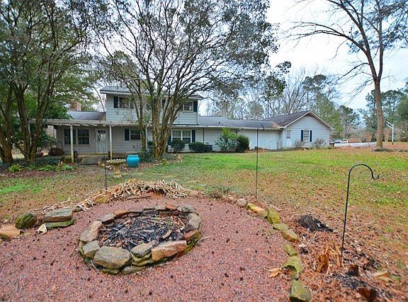 5th image of 30 Carole Dr