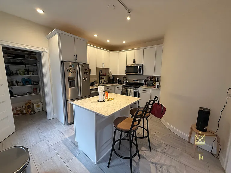 10 Park St #1 — Photo 3