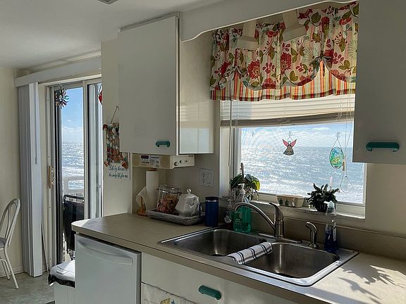 4th image of 1150 Tarpon Center Dr #6-A