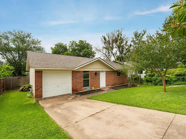 6501 Cooper Ln — Photo 3