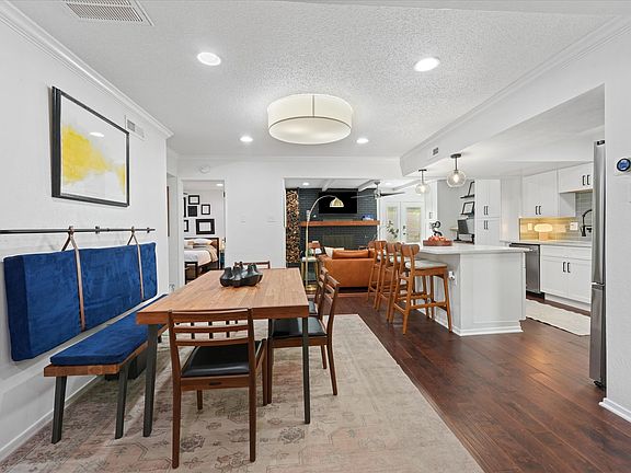 5th image of 4820 Amesbury Dr #230