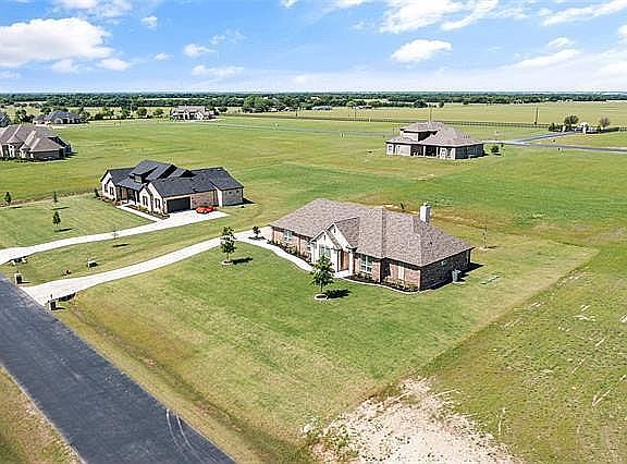 5th image of 7061 Whispering Oaks