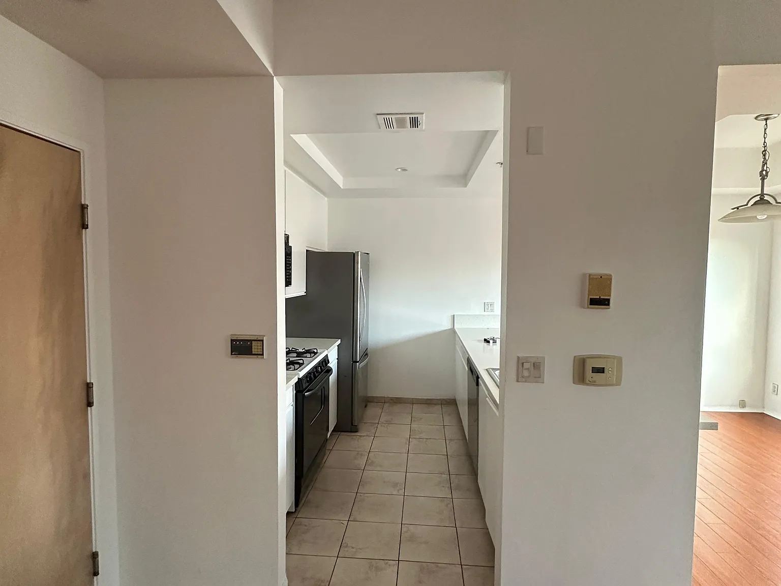 2 bed, $3,000 — Photo 4