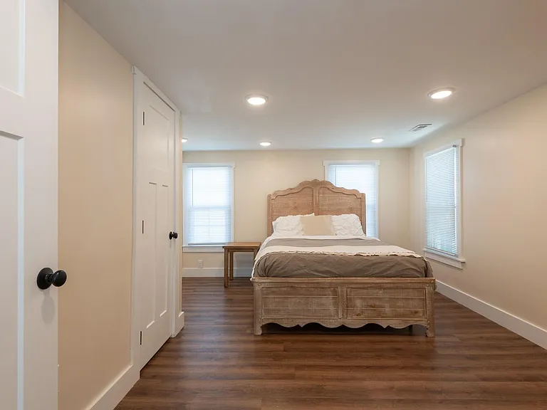 634 N Adams St — Photo 10
