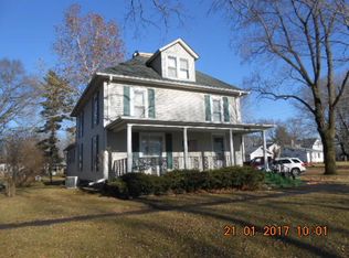 1011 Front St, Henry, IL 61537
