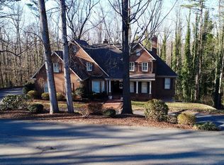 720 9th Ave NW, Hickory, NC 28601