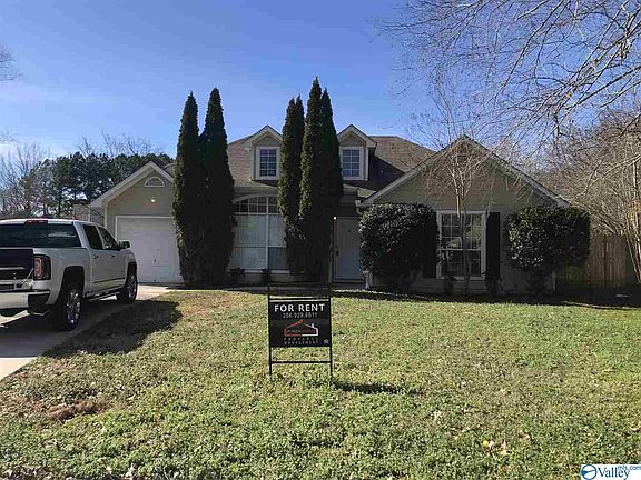 2nd image of 110 Yellowwood Ct NW