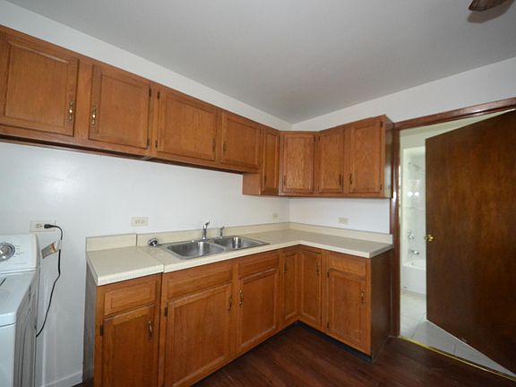 4th image of 2942 S Emerald Ave #2R