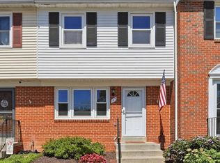 47 Sydnor St, Hamilton, VA 20158