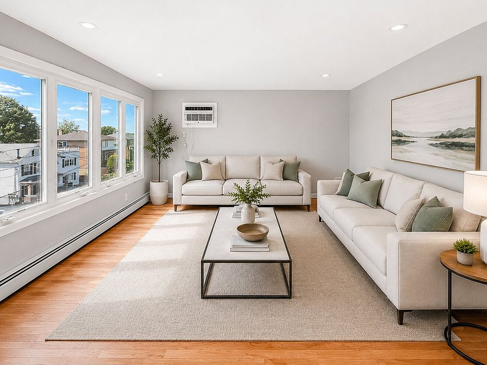 1st image of 174 Maple St APT 3