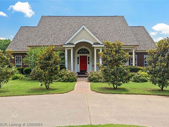 3rd image of 300 Barcliff Ln