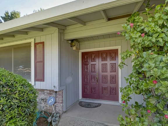 4th image of 598 Gregory Dr