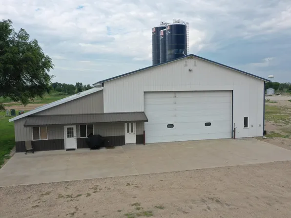 37334 Dusk Dr, Ipswich, SD 57451