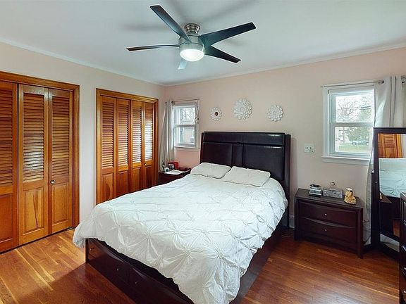 2nd image of 6 Princeton Ct