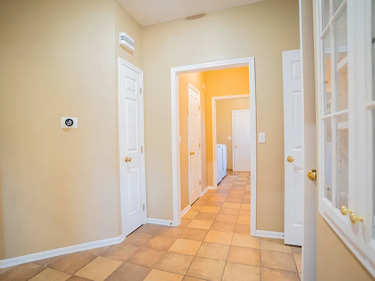 Mudroom with washer and dryer