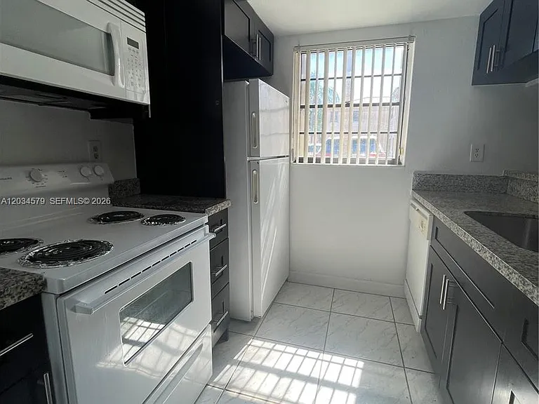 18230 Mediterranean Blvd #1302 — Photo 21