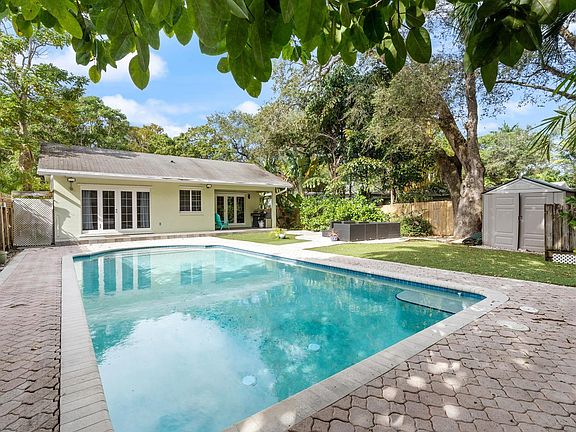 3rd image of 316 SW 12 Avenue