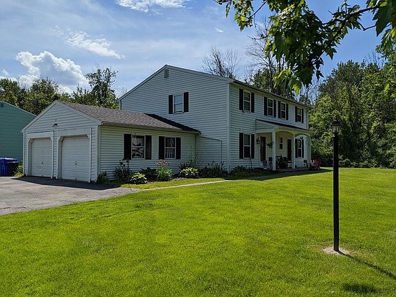 3rd image of 41-43 Willowick Dr