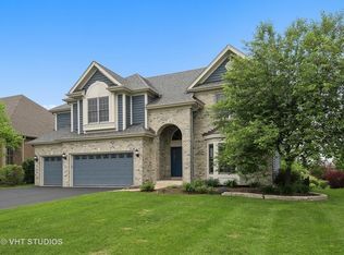 458 Pheasant Hill Dr, North Aurora, IL 60542