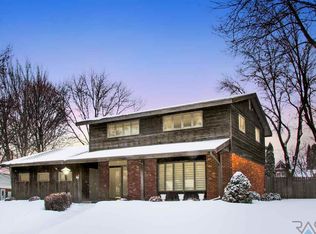 101 W 5th St, Dell Rapids, SD 57022